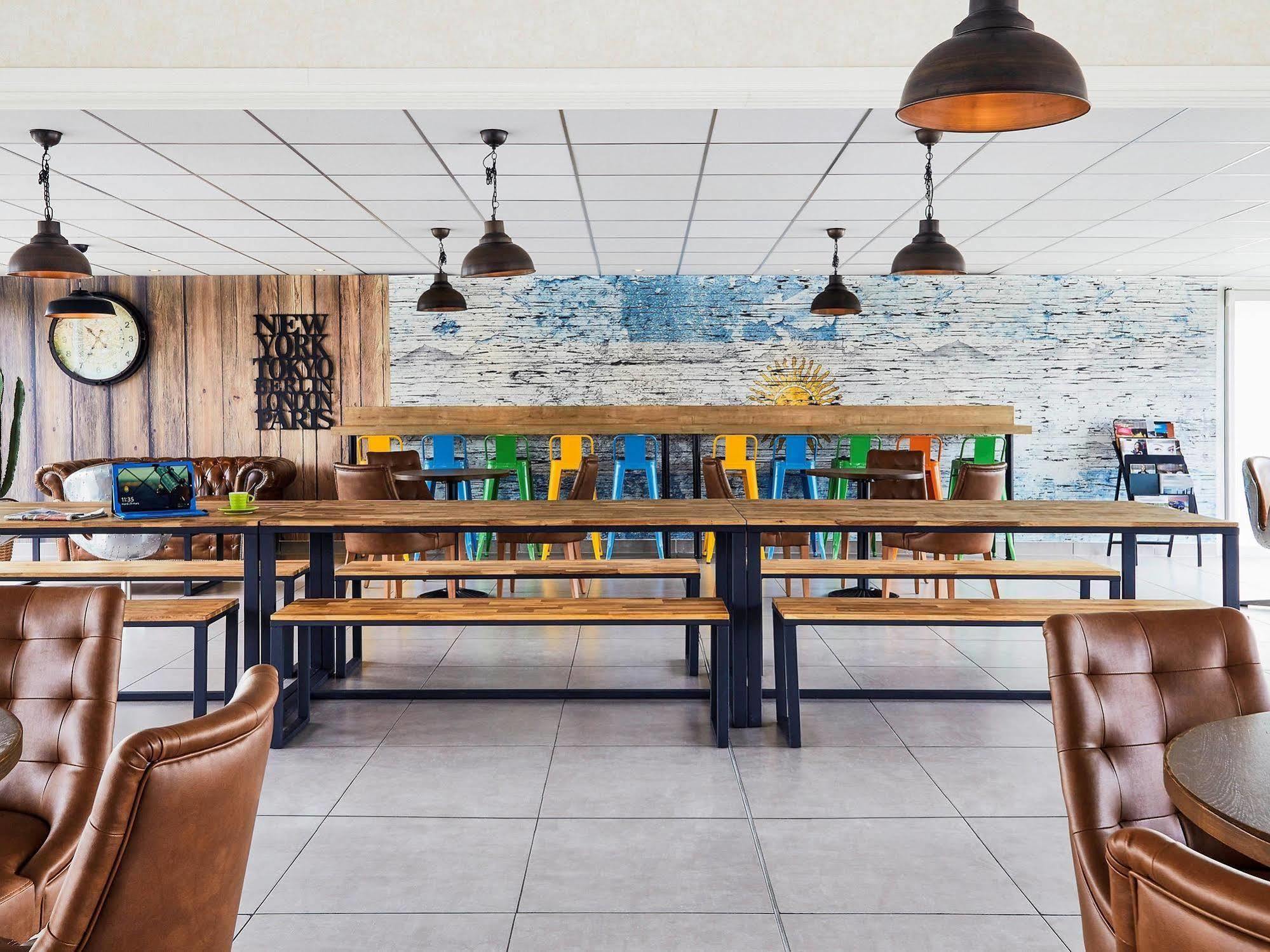 Ibis Styles Hyeres Rooftop & Spa Exterior foto
